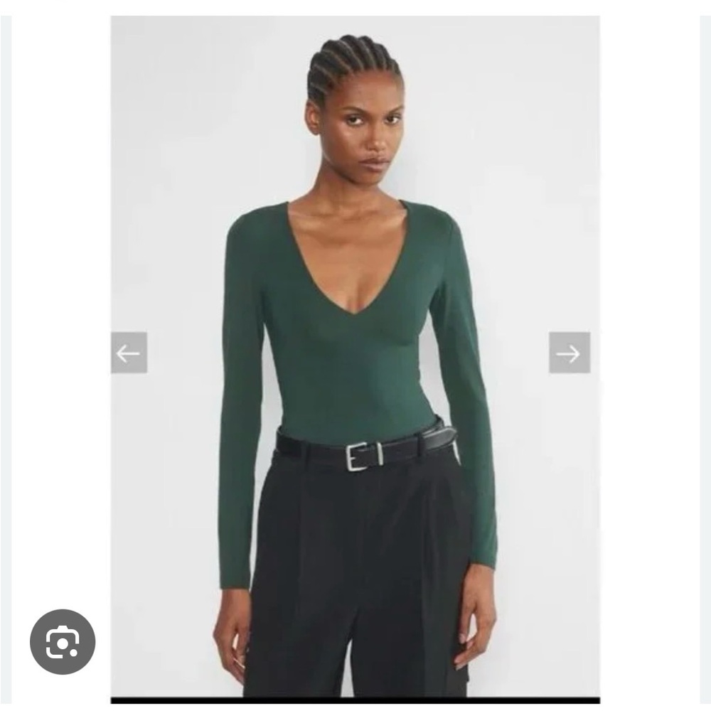 Babaton Emerald V-Neck Long Sleeve Crop Top